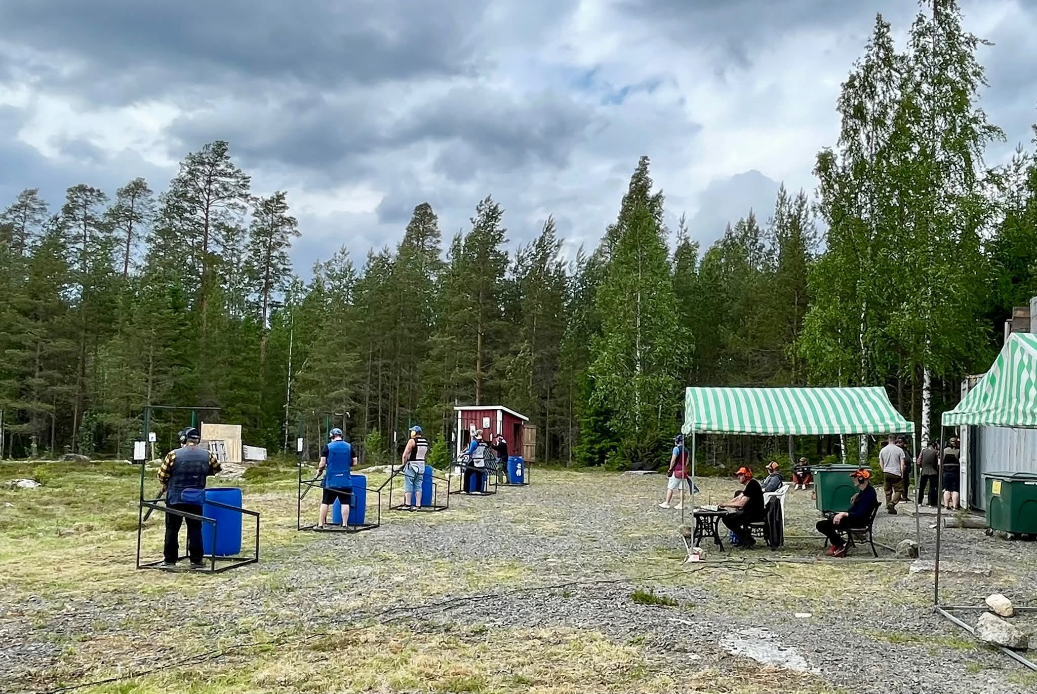 Kuvia kisa-alueelta.